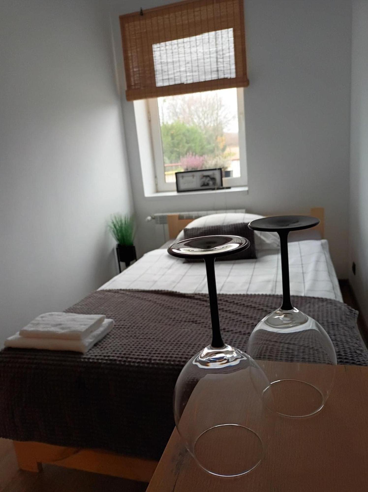 Apartament Numer 1, Dwie Sypialnie Dwa Lozka Orzysz Eksteriør bilde